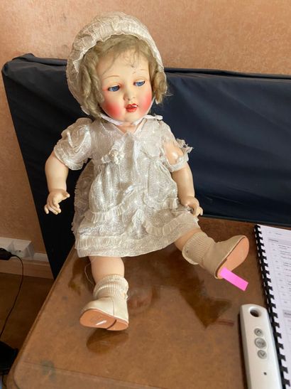 Mallette de jeu en bois peint 
Larg. : 57...