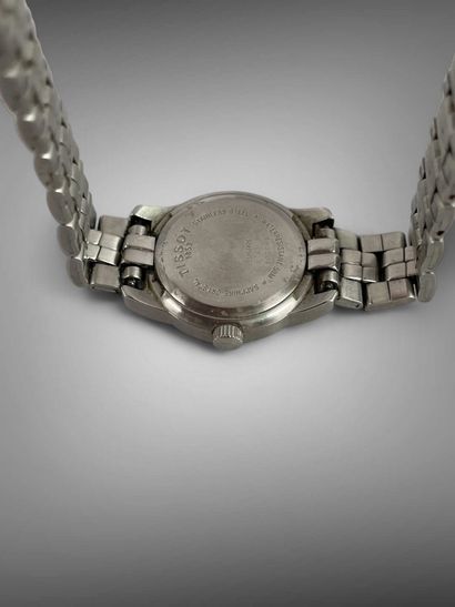 TISSOT
Montre bracelet de dame en métal,...