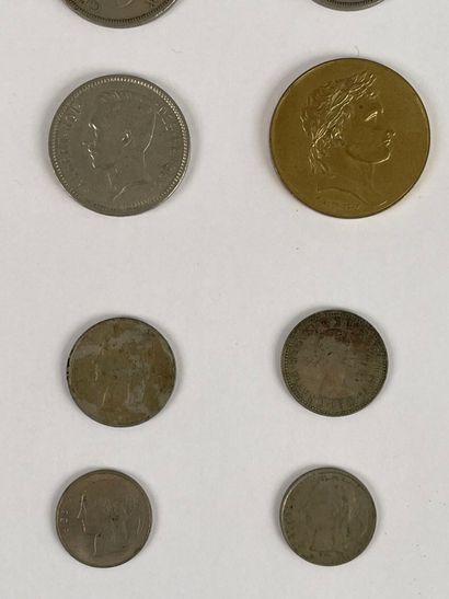 Lot de quatorze pièces, 50 F., 10 F., dirhams,...