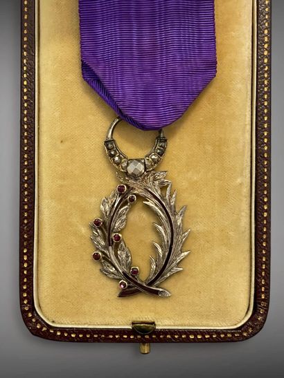 Quatre décorations :
- Légion d'honneur,...