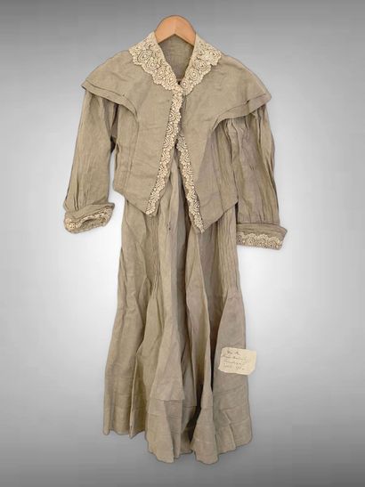 Robe d'été, circa 1905, lin gris, caraco...