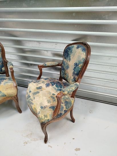 Deux fauteuils pouvant former paire, en bois...