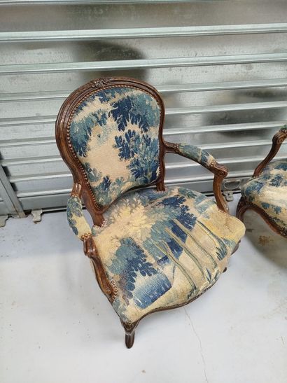 Deux fauteuils pouvant former paire, en bois...