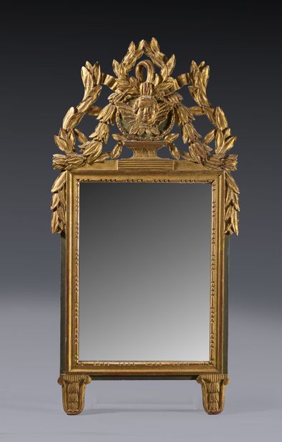 Miroir à cadre rectangulaire en bois sculpté...