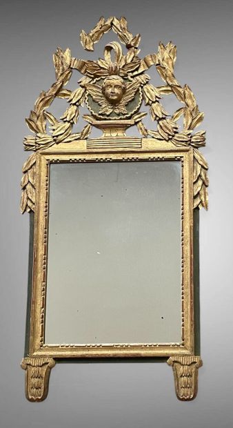 Miroir à cadre rectangulaire en bois sculpté...