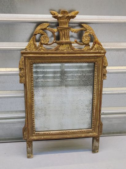 Miroir à cadre rectangulaire en bois sculpté...