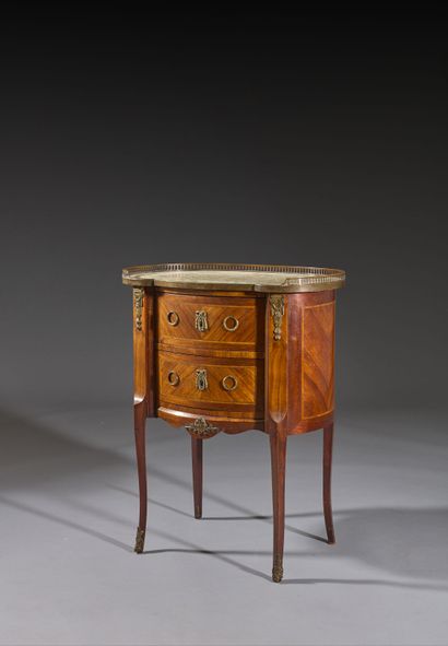 Commode haricot en bois de placage à deux...