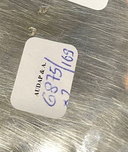 PUIFORCAT.
Paire de présentoirs tripodes...