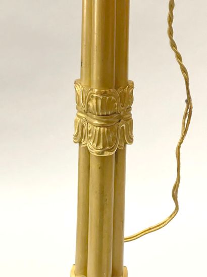 Paire de grands candélabres en bronze doré,...