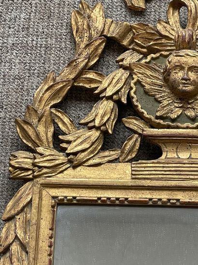 Miroir à cadre rectangulaire en bois sculpté...