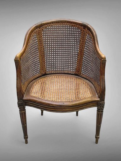 Fauteuil de bureau en hêtre canné à dossier...