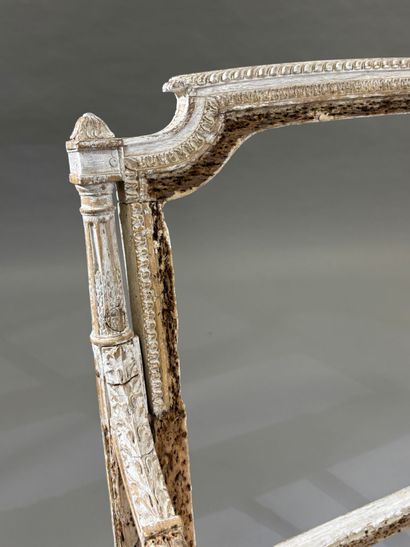 Canapé en hêtre mouluré, sculpté et peint,...