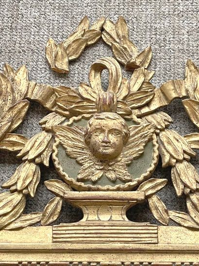 Miroir à cadre rectangulaire en bois sculpté...