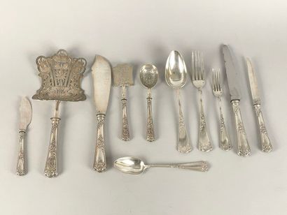 Ménagère en argent fourré comprenant : 
-...