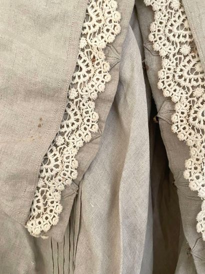 Robe d'été, circa 1905, lin gris, caraco...