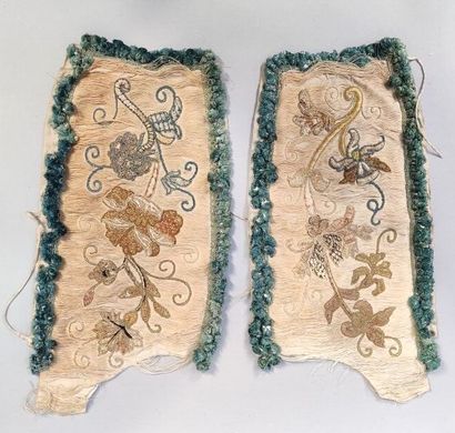 Deux fragments de broderie, XIXe siècle,...