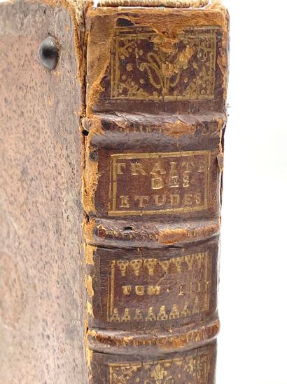Deux reliures formant serre-livres.
(Usures...