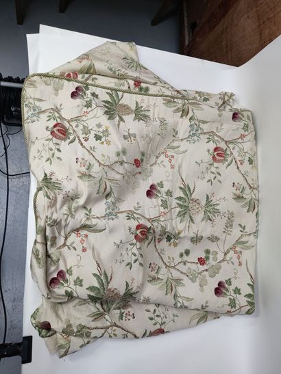Importante pièce de tissu lampas dans le...