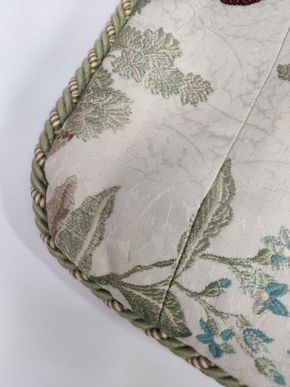 Importante pièce de tissu lampas dans le...
