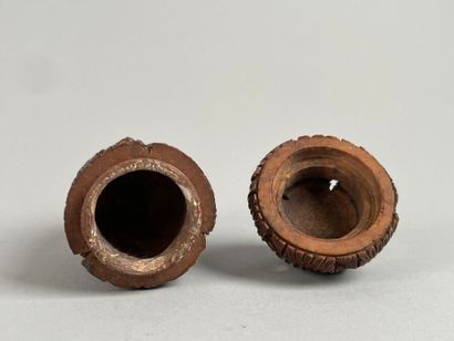 Étui couvert en noix de corozo, sculpté en...