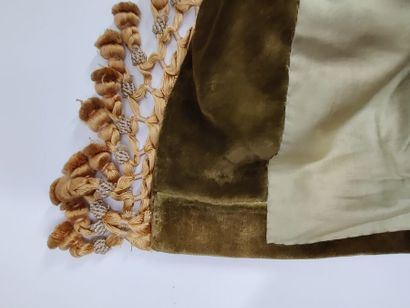 Ensemble de trois pièces de tissus en velours...