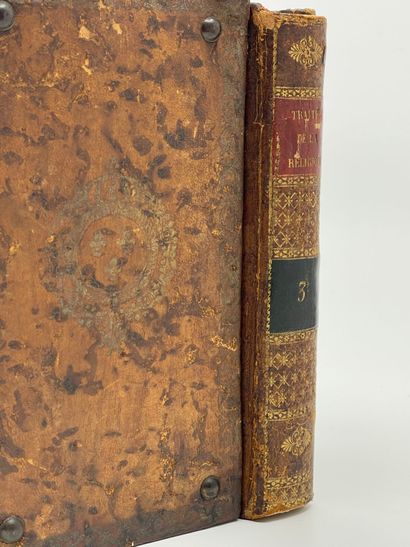Deux reliures formant serre-livres.
(Usures...