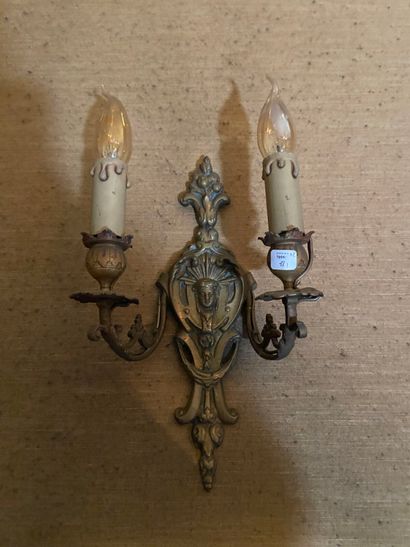 Paire d'appliques à deux bras de lumière...