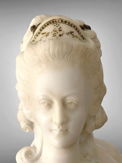 D'après Augustin PAJOU.
Buste de la Reine...
