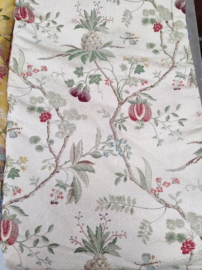 Importante pièce de tissu lampas dans le...