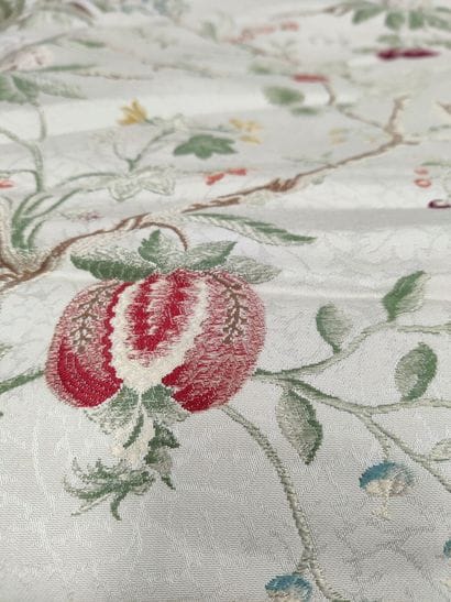 Importante pièce de tissu lampas dans le...