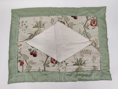 Importante pièce de tissu lampas dans le...