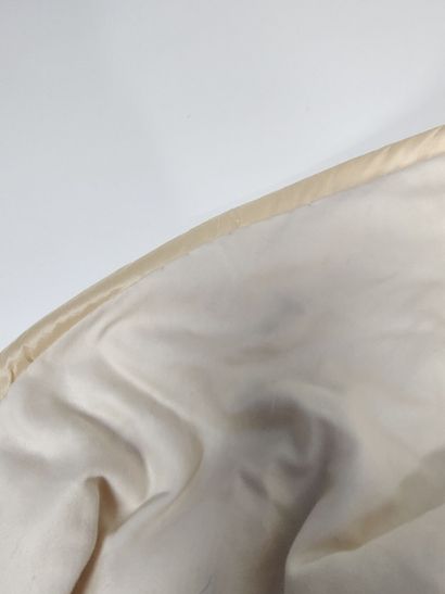 Deux importantes pièces de tissu taffetas...