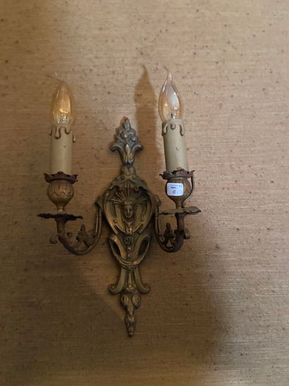 Paire d'appliques à deux bras de lumière...