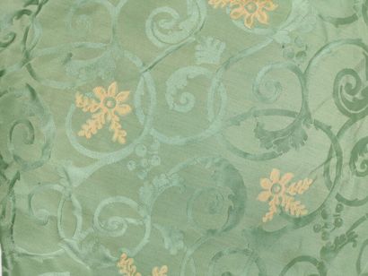 Dans le goût de WILLIAM MORRIS 
Importante...