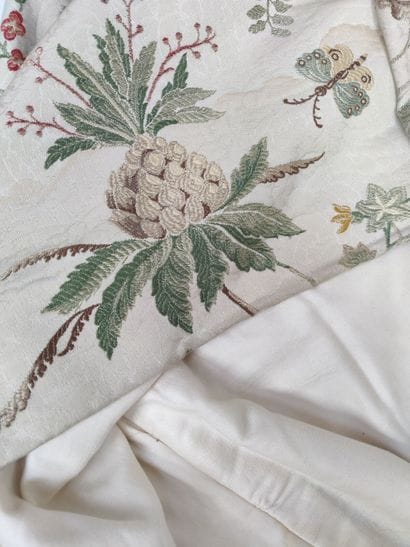 Importante pièce de tissu lampas dans le...