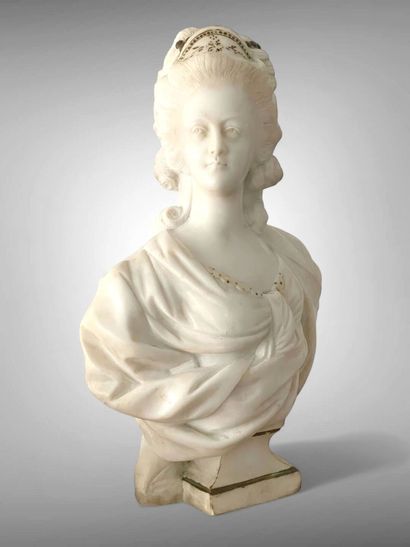 D'après Augustin PAJOU.
Buste de la Reine...