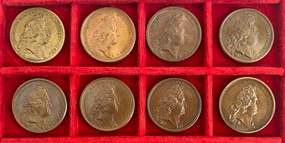 Reunion of eight medals including: 
1691...