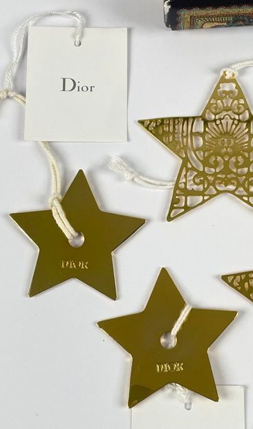DIOR
Seven stars in gilded or brushed metal...