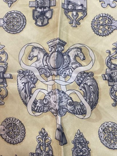 HERMÈS Paris
Gavroche in printed silk twill...