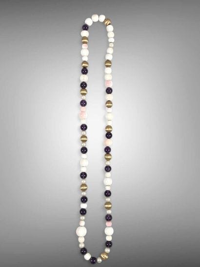 Necklace composed of bamboo coral balls (Isididae...