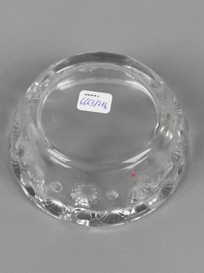 LALIQUE France
Lot including:
- A table lighter,...