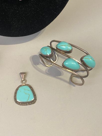 Set includes a hammered beaded bracelet,...