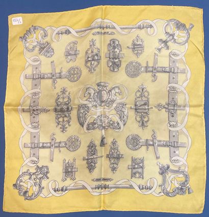 HERMÈS Paris
Gavroche in printed silk twill...