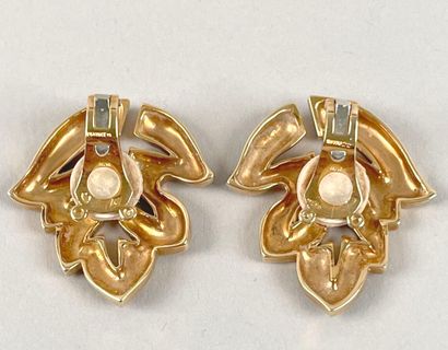 O.J. PERRIN.
Pair of ear clips in 18k (750...