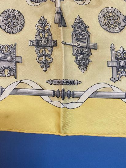 HERMÈS Paris
Gavroche in printed silk twill...