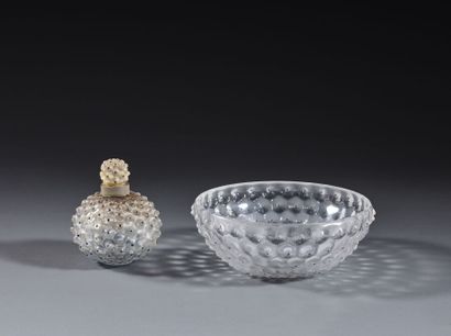 LALIQUE France
Set including : 
- A covered...