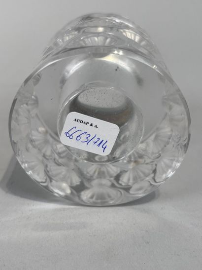 LALIQUE France
Lot including:
- A table lighter,...