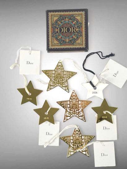 DIOR
Seven stars in gilded or brushed metal...