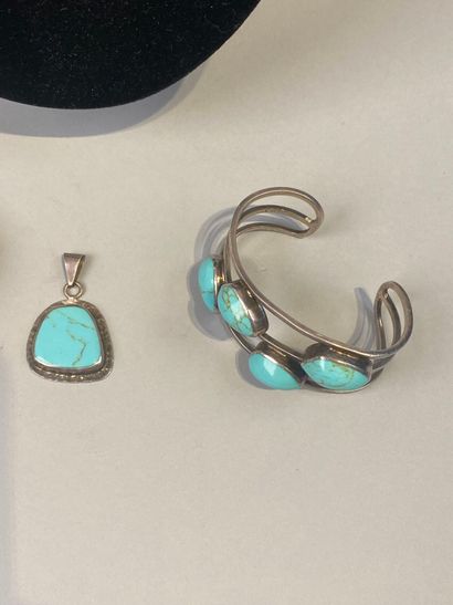 Set includes a hammered beaded bracelet,...