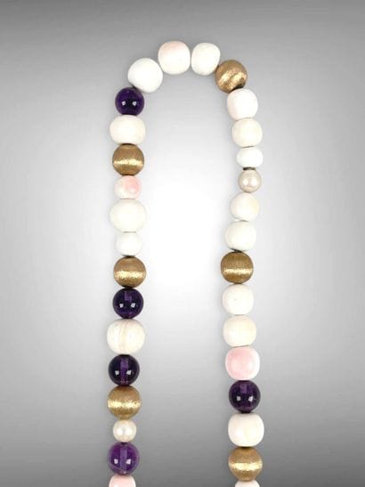 Necklace composed of bamboo coral balls (Isididae...